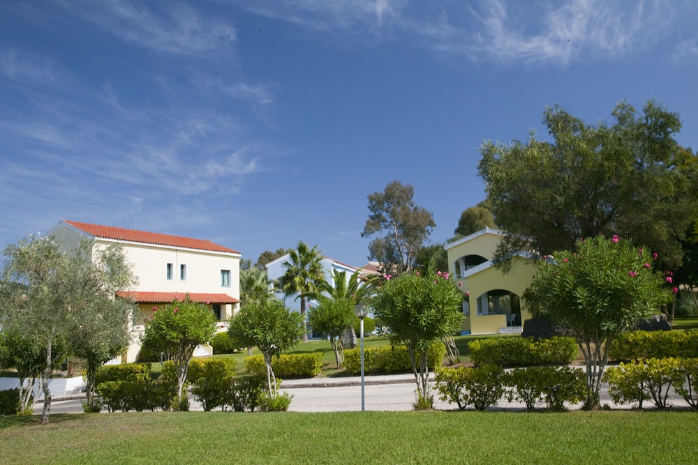 Govino Bay — Hotel building in Gouvia, Ionian Islands