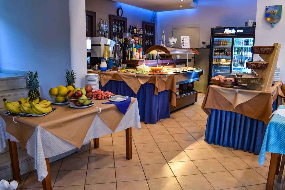 Govino Bay — Restaurant & bars in Gouvia, Ionian Islands