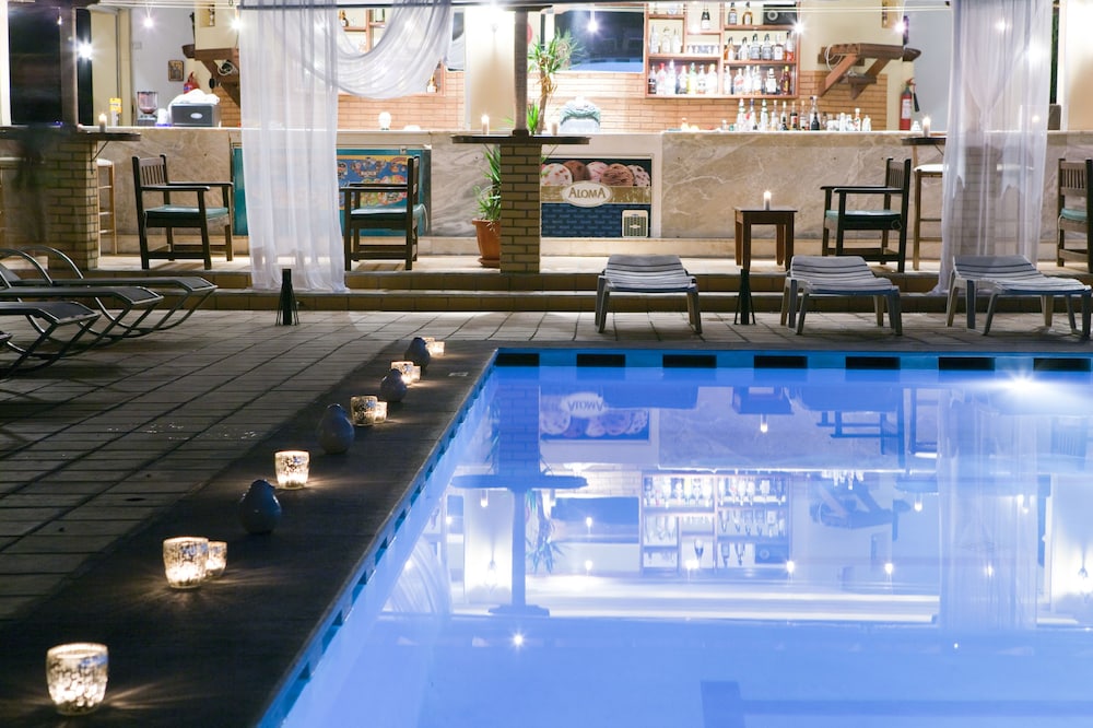 Govino Bay — Swimming pool in Gouvia, Ionian Islands