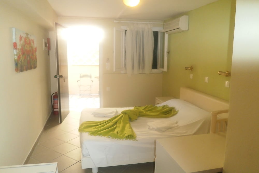 Mediterranean Blue — Rooms in Lefkimmi (Corfu), Ionian Islands