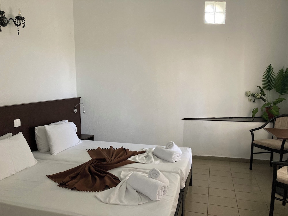 Mediterranean Blue — Rooms in Lefkimmi (Corfu), Ionian Islands