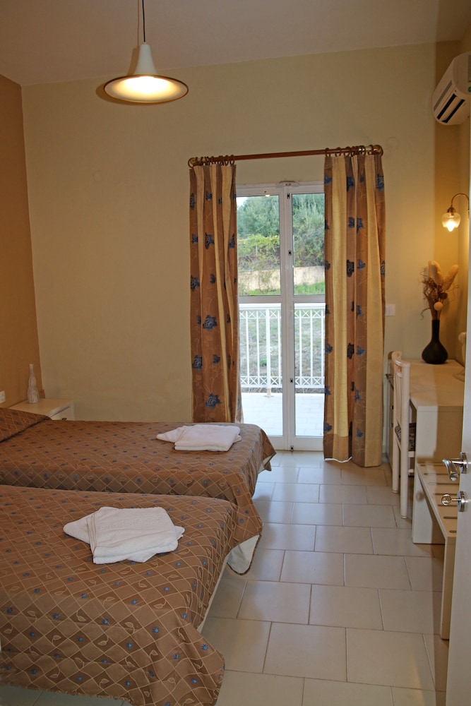 Mediterranean Blue — Rooms in Lefkimmi (Corfu), Ionian Islands