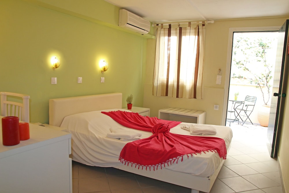Mediterranean Blue — Rooms in Lefkimmi (Corfu), Ionian Islands