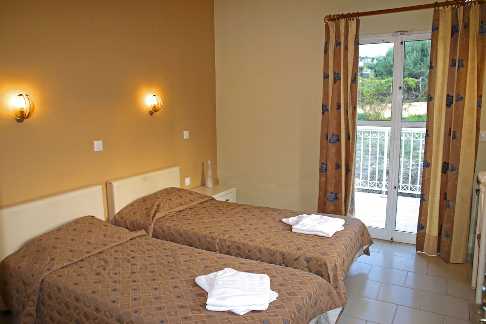 Mediterranean Blue — Rooms in Lefkimmi (Corfu), Ionian Islands