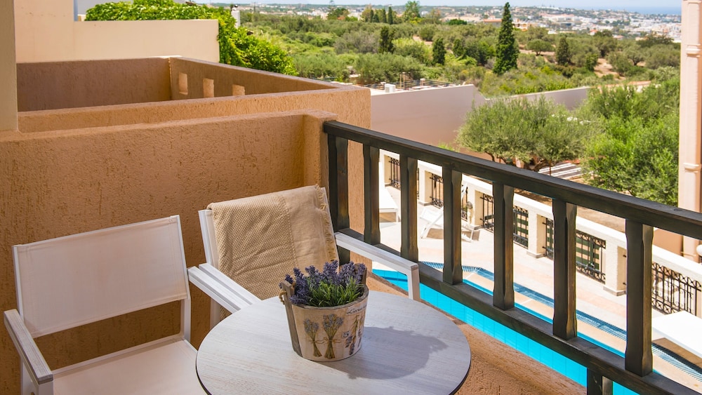 Villa Elite by Checkin — Hotel rooms in Hersonissos