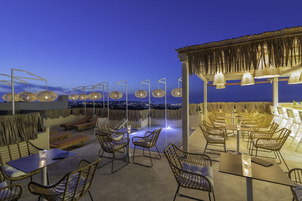 Villa Elite by Checkin — Restaurant & bars in Hersonissos