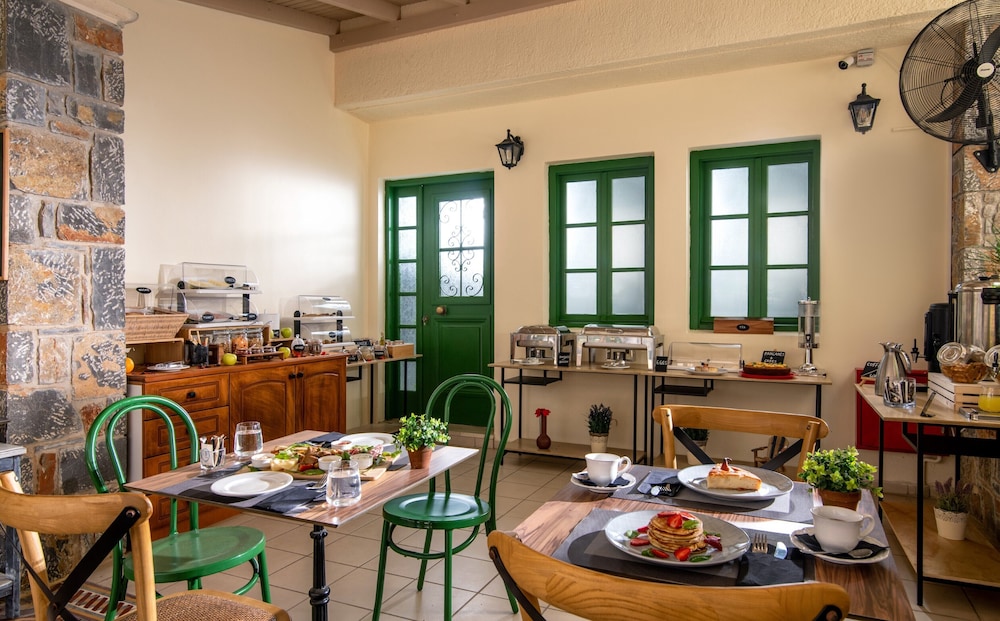 Villa Elite by Checkin — Restaurant & bars in Hersonissos