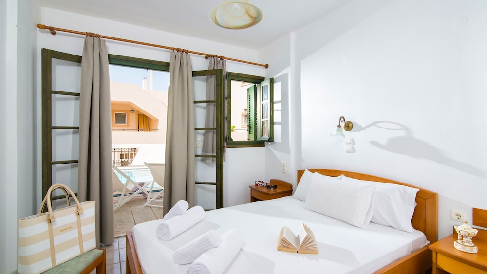 Villa Elite by Checkin — Hotel rooms in Hersonissos
