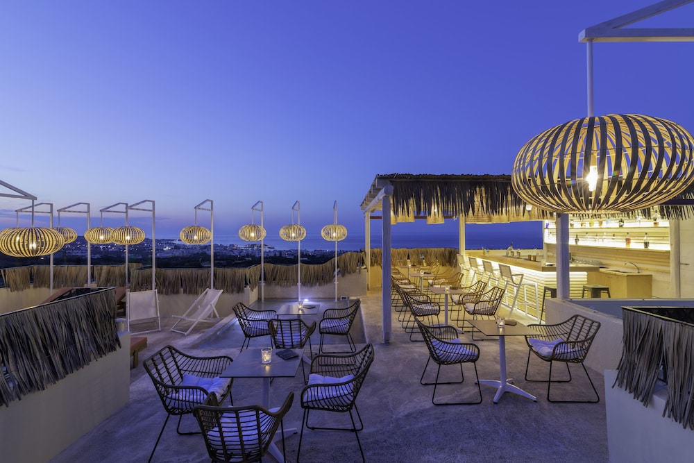 Villa Elite by Checkin — Restaurant & bars in Hersonissos