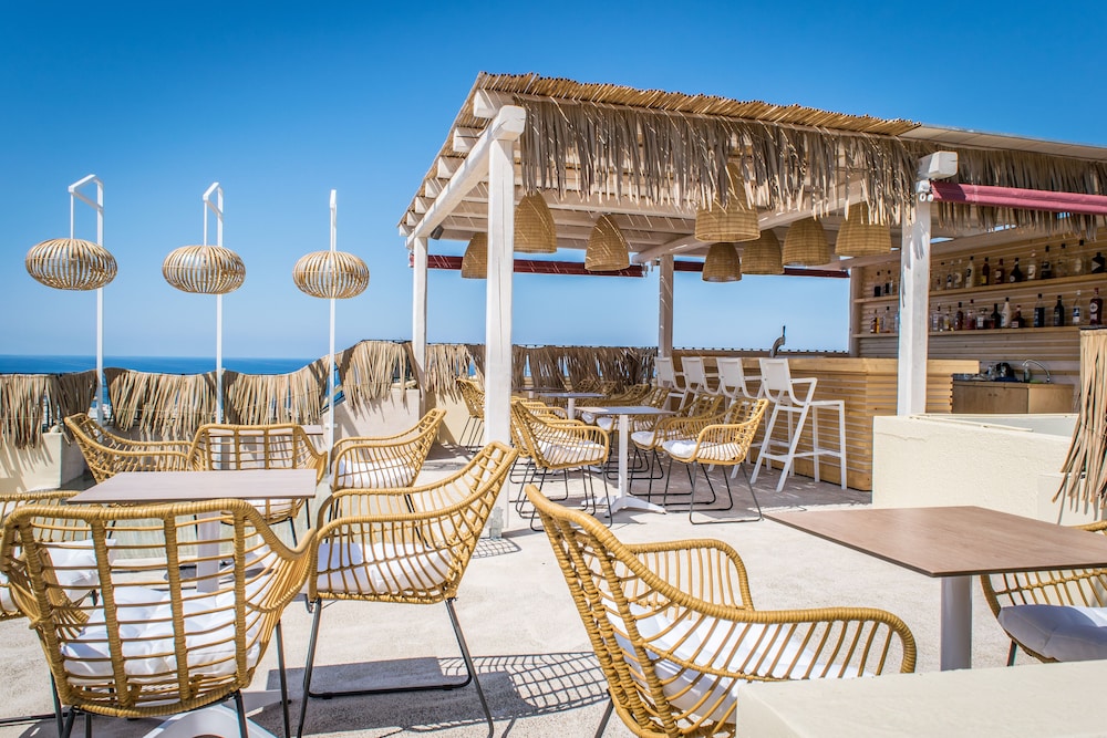 Villa Elite by Checkin — Restaurant & bars in Hersonissos