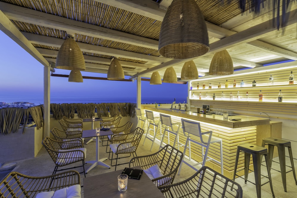 Villa Elite by Checkin — Restaurant & bars in Hersonissos