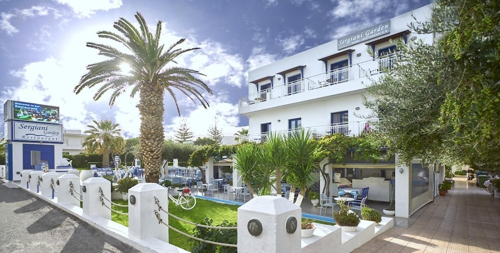 Sergiani Garden — Hotel building in Stalida