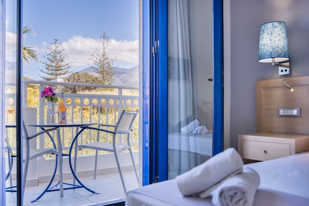 Sergiani Garden — Hotel rooms in Stalida