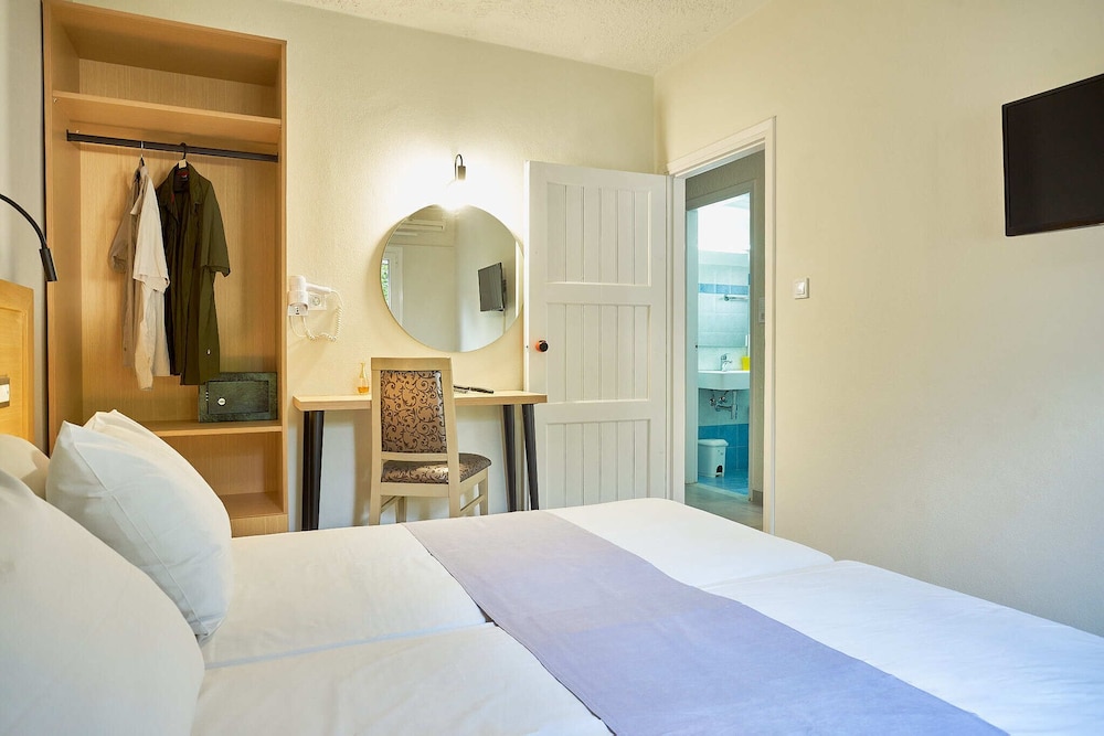 Sergiani Garden — Hotel rooms in Stalida