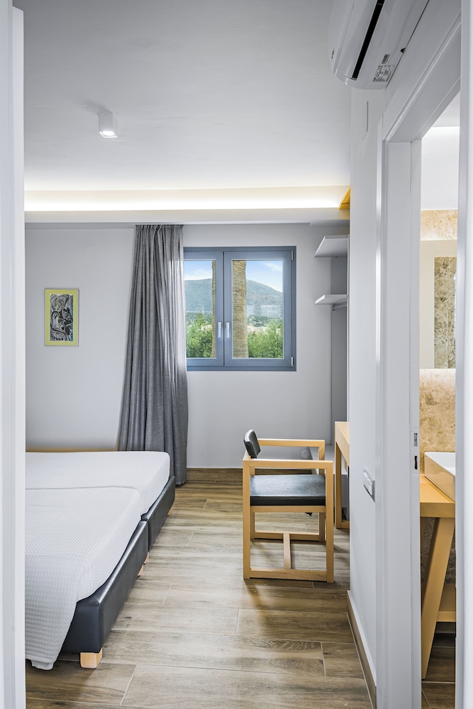Sergiani Garden — Hotel rooms in Stalida