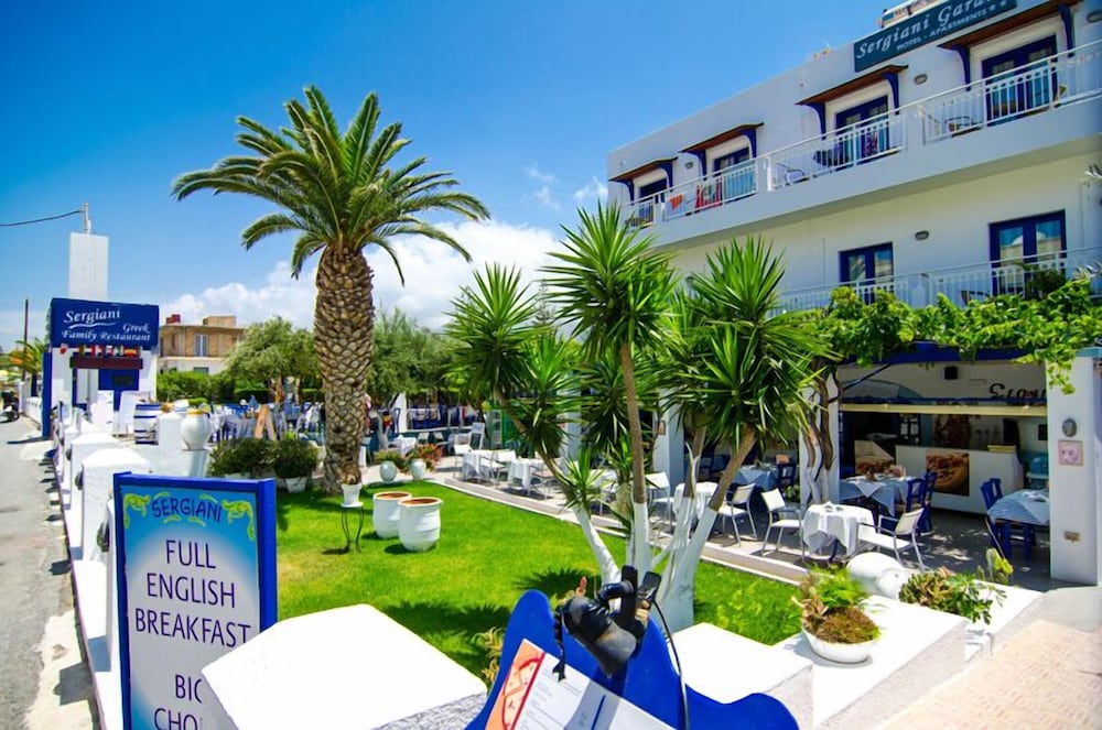 Sergiani Garden — Hotel building in Stalida