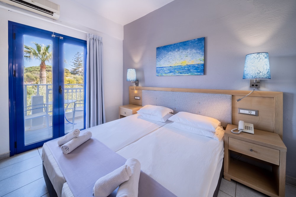 Sergiani Garden — Hotel rooms in Stalida