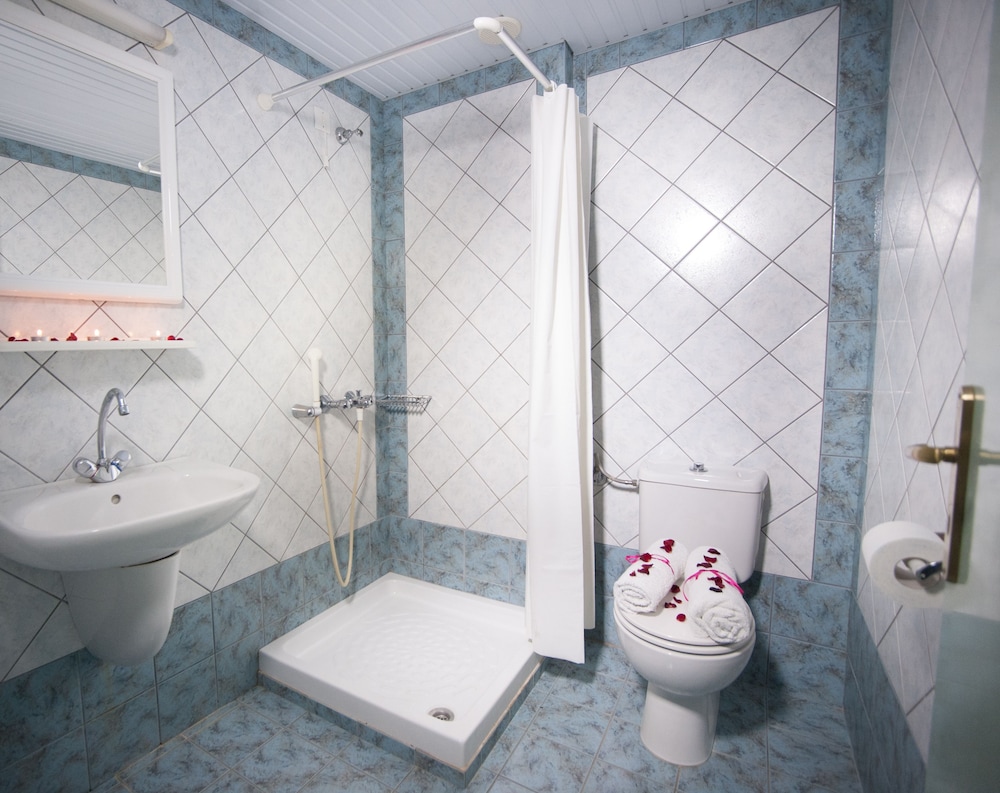 Theoni Apartments — Hotel rooms in Malia