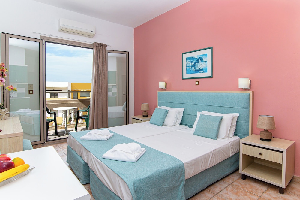 Theoni Apartments — Hotel rooms in Malia
