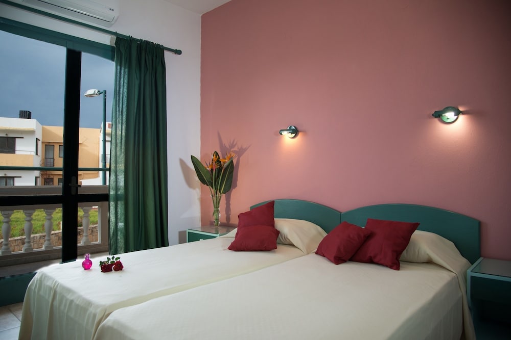 Theoni Apartments — Hotel rooms in Malia