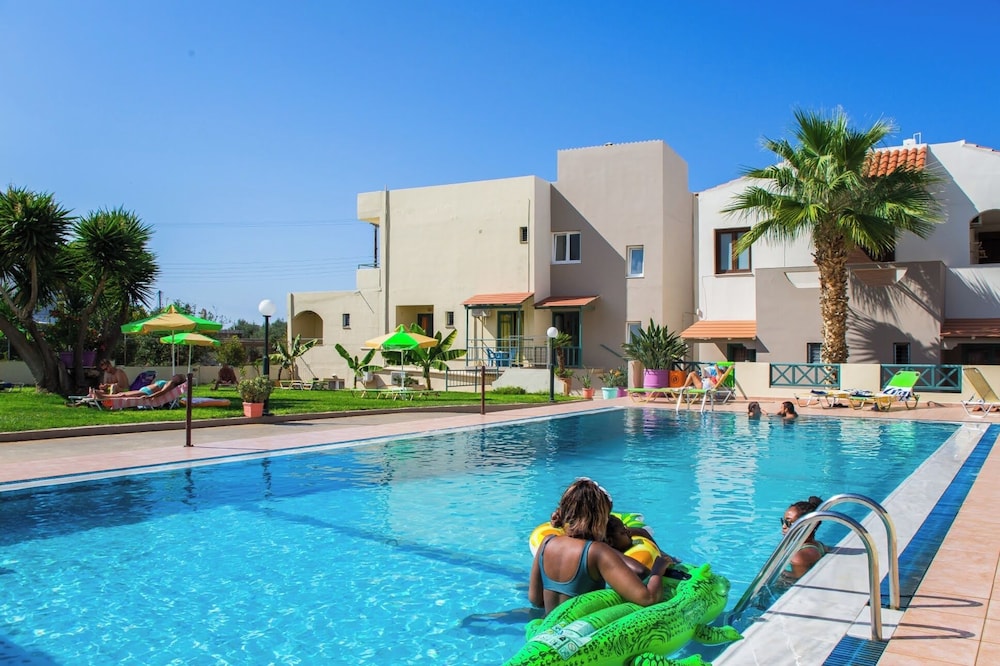 Theoni Apartments — Swimming pool in Malia