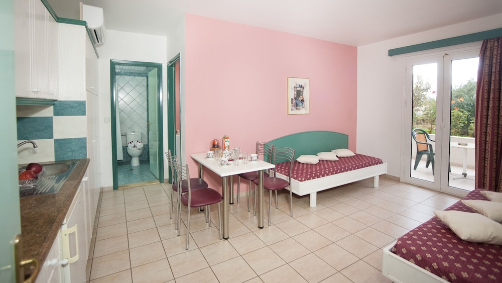 Theoni Apartments — Hotel rooms in Malia