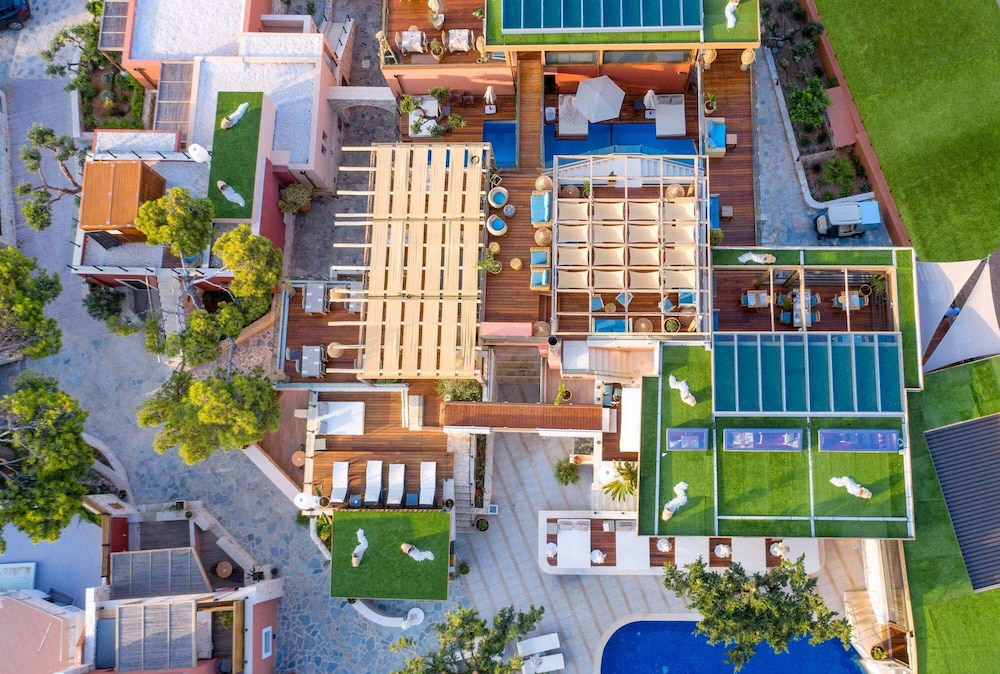 Esperides Resort Crete, The Authentic Experience — Hotel building in Hersonissos