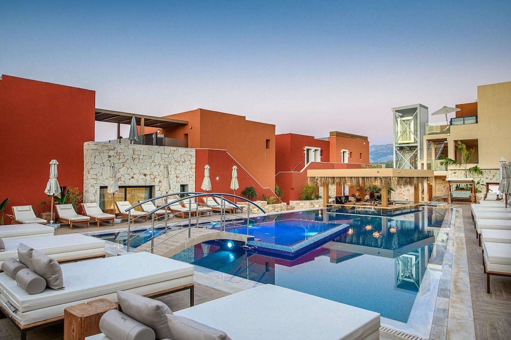 Esperides Resort Crete, The Authentic Experience — Swimming pool in Hersonissos