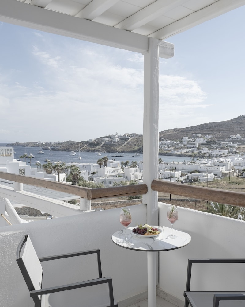 Mykonos Essence - Adults Only — Hotel rooms in Ornos, South Aegean