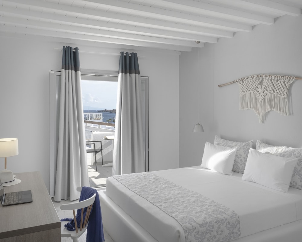 Mykonos Essence - Adults Only — Hotel rooms in Ornos, South Aegean