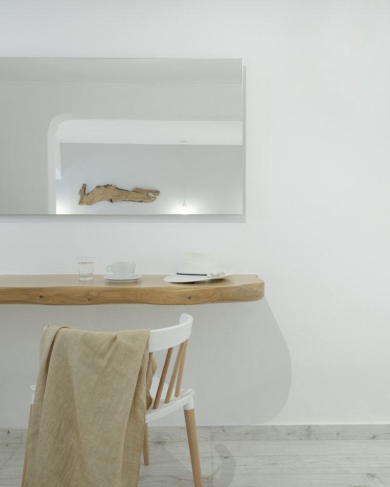 Mykonos Essence - Adults Only — Hotel rooms in Ornos, South Aegean