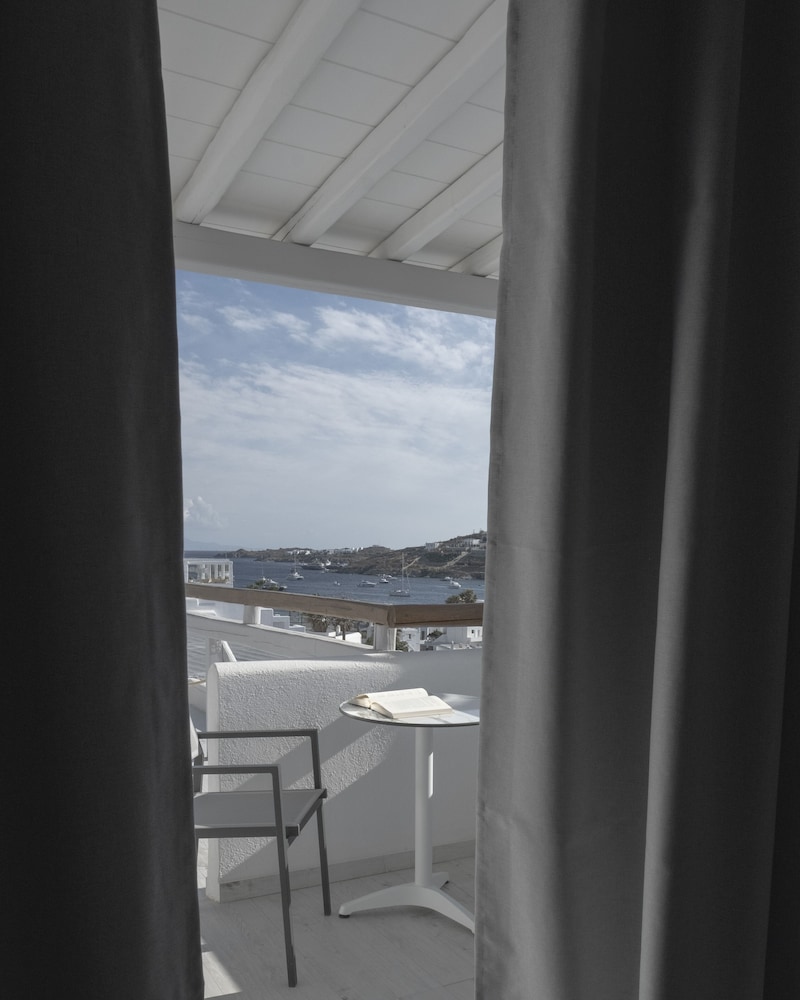 Mykonos Essence - Adults Only — Hotel rooms in Ornos, South Aegean