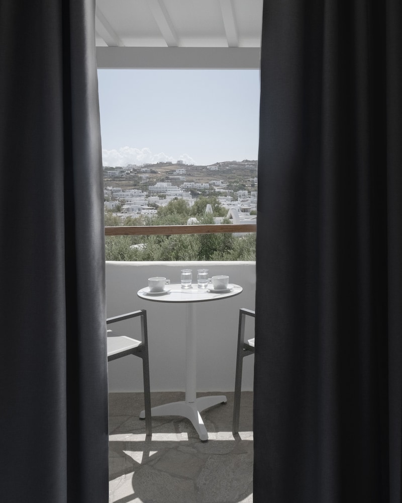 Mykonos Essence - Adults Only — Hotel rooms in Ornos, South Aegean