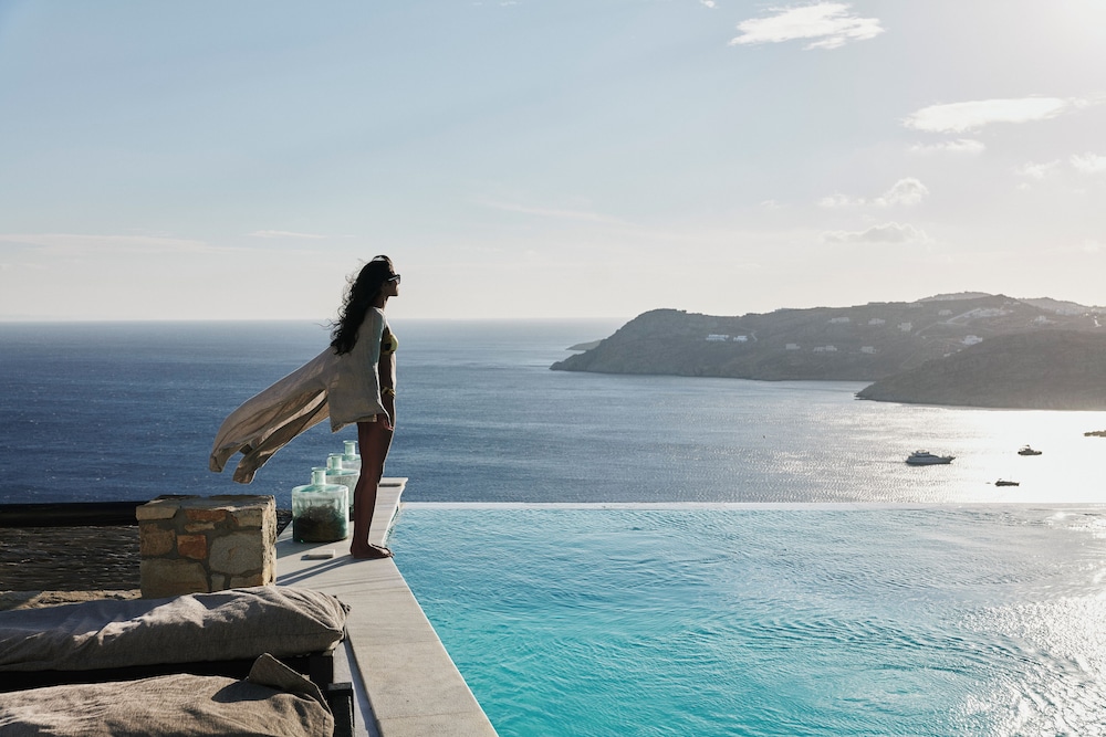 Myconian Utopia Relais & Chateaux — Swimming pool in Elia, South Aegean