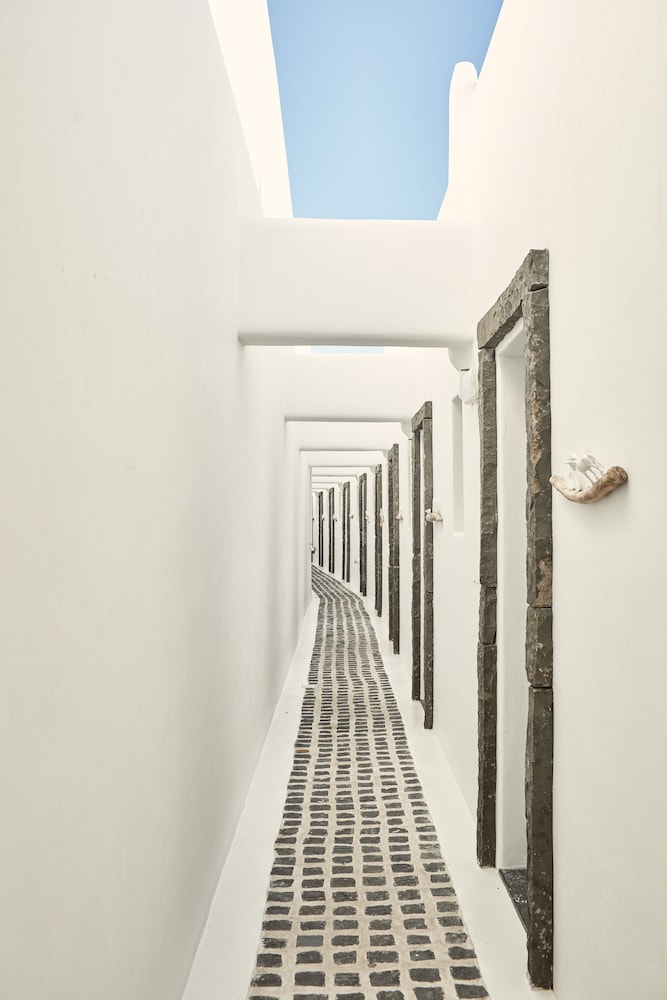 Myconian Utopia Relais & Chateaux — Hotel building in Elia, South Aegean