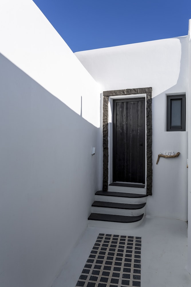 Myconian Utopia Relais & Chateaux — Hotel building in Elia, South Aegean