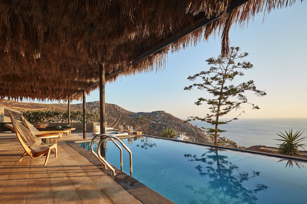 Myconian Utopia Relais & Chateaux — Swimming pool in Elia, South Aegean