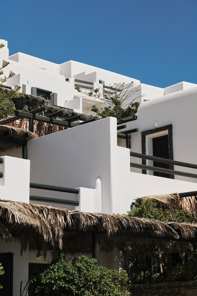 Myconian Utopia Relais & Chateaux — Hotel building in Elia, South Aegean