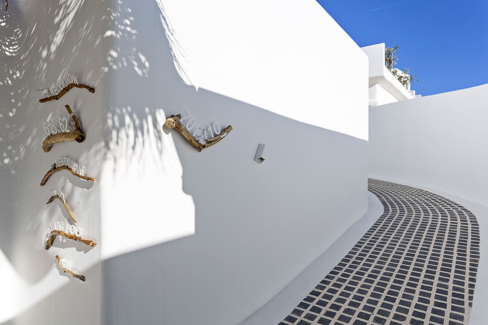 Myconian Utopia Relais & Chateaux — Hotel building in Elia, South Aegean