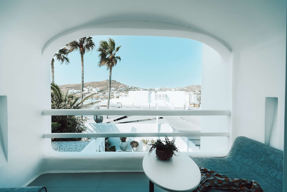 Mykonos Blanc — Hotel rooms in Ornos, South Aegean
