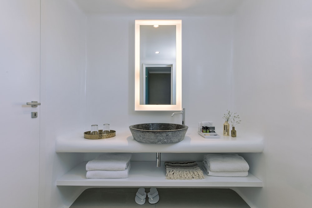 Mykonos Blanc — Hotel rooms in Ornos, South Aegean