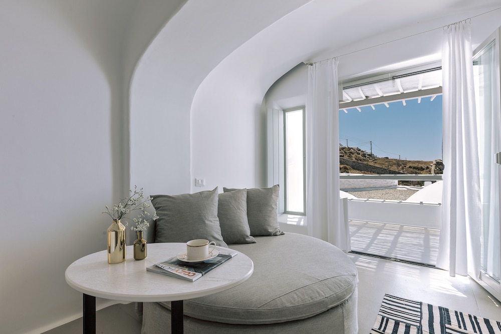 Mykonos Blanc — Hotel rooms in Ornos, South Aegean