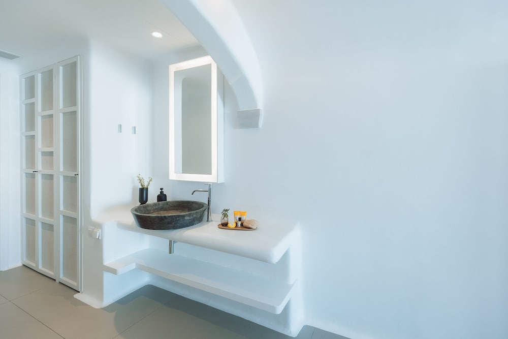 Mykonos Blanc — Hotel rooms in Ornos, South Aegean