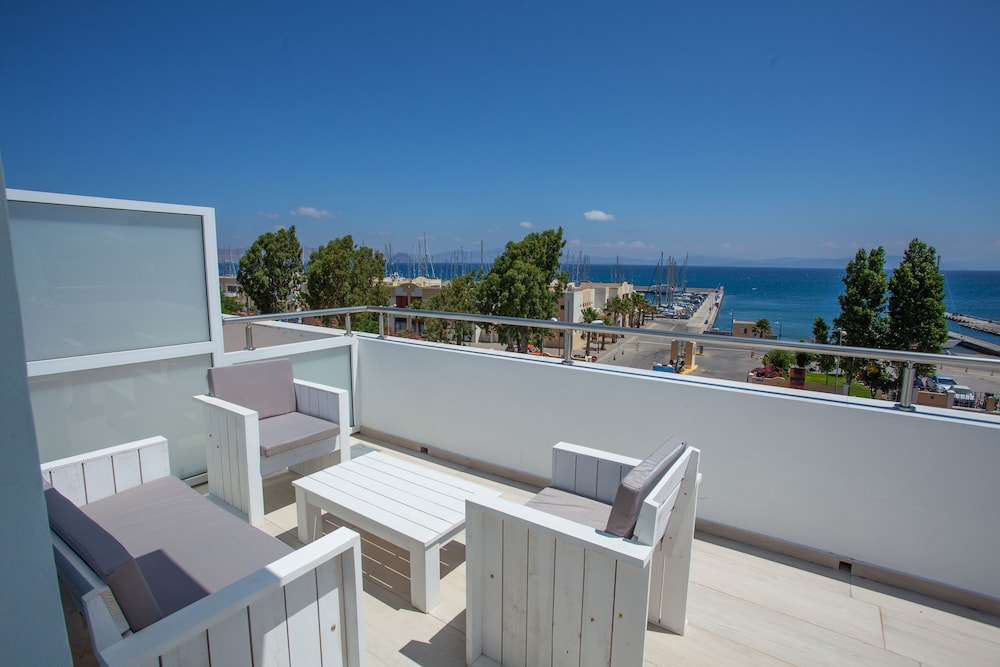 Kos Bay Hotel — Main photo in Kos Town, South Aegean
