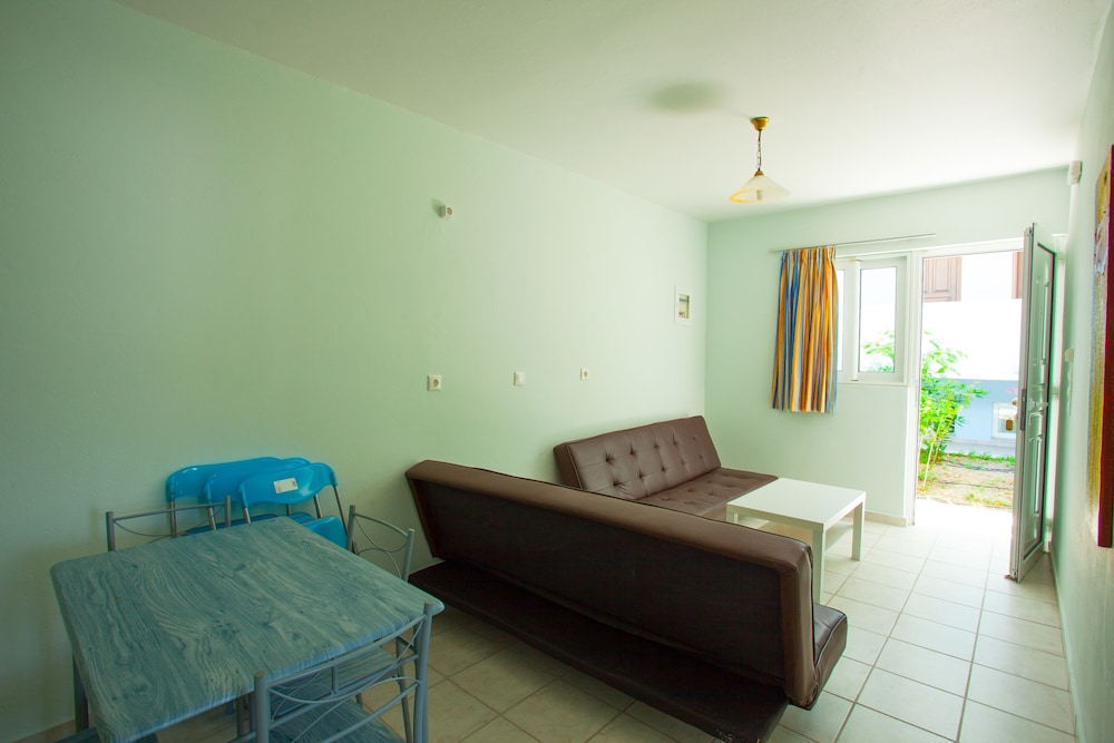 Kos Bay Hotel — Hotel rooms in Kos Town, South Aegean