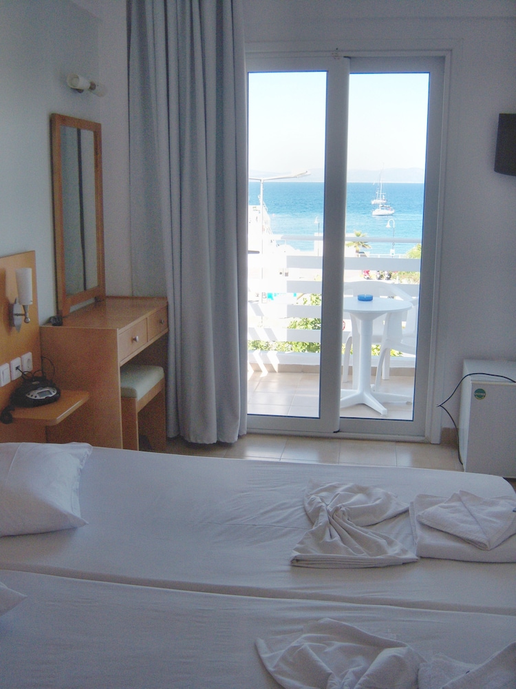 Kos Bay Hotel — Hotel rooms in Kos Town, South Aegean