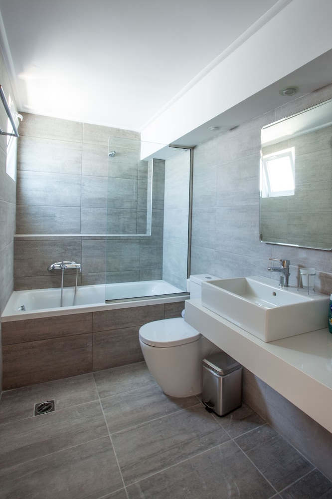 Kos Bay Hotel — Hotel rooms in Kos Town, South Aegean