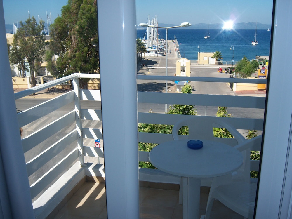 Kos Bay Hotel — Hotel rooms in Kos Town, South Aegean