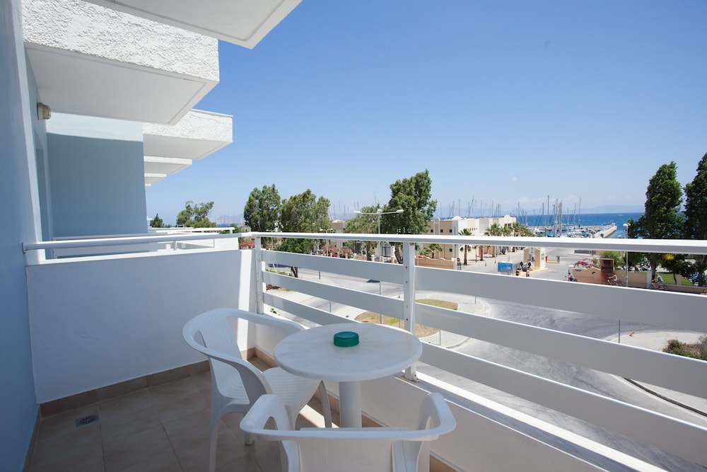 Kos Bay Hotel — Hotel rooms in Kos Town, South Aegean