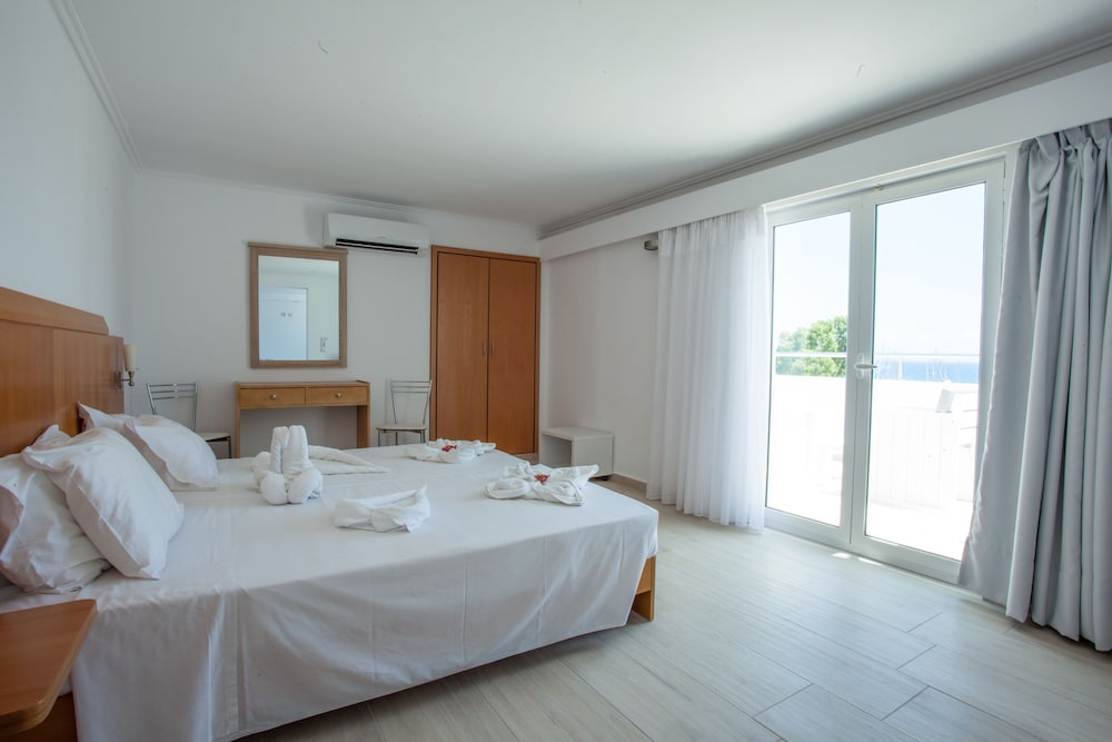 Kos Bay Hotel — Hotel rooms in Kos Town, South Aegean